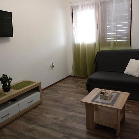 Ulica Zitna Xxvii Br.12 Apartman Ljevar Lägenhet Vir Exteriör bild