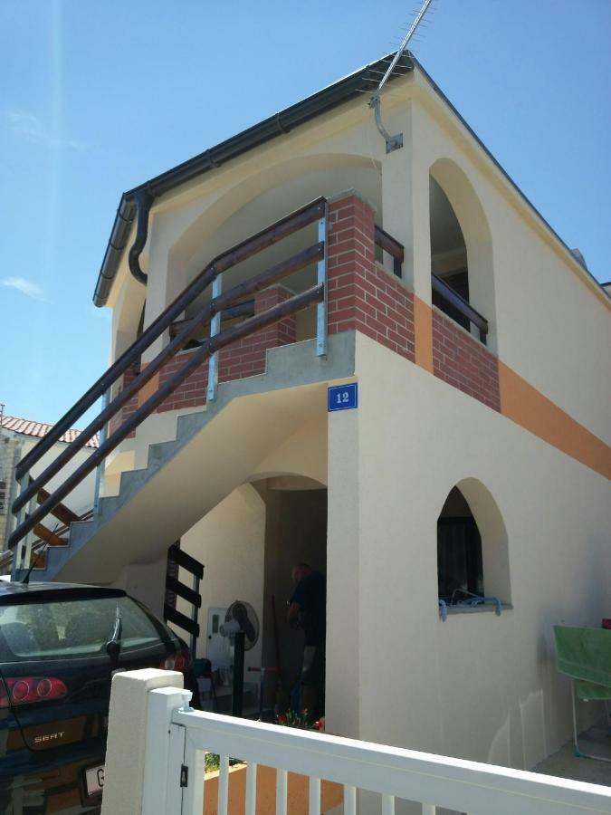 Ulica Zitna Xxvii Br.12 Apartman Ljevar Lägenhet Vir Exteriör bild